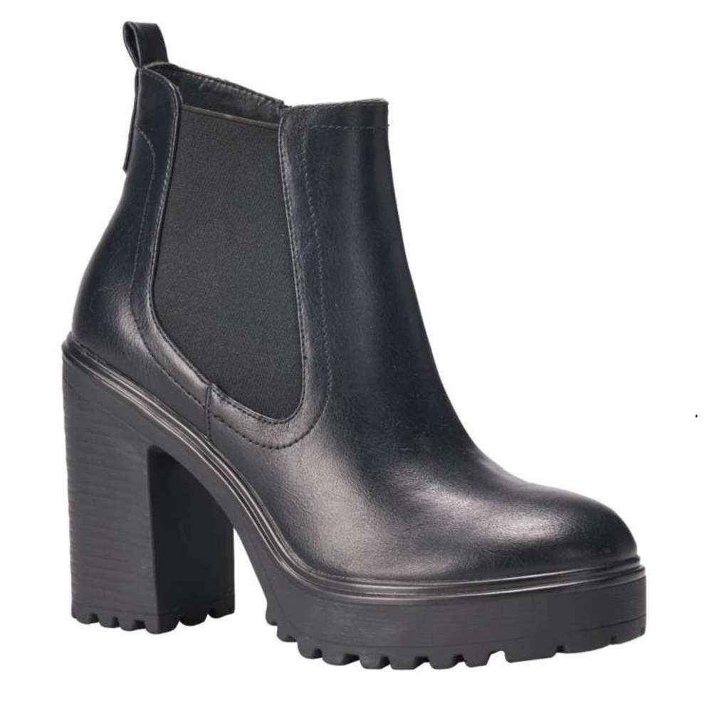 Chunky lug sole slip on bootie - Picture 3 of 10